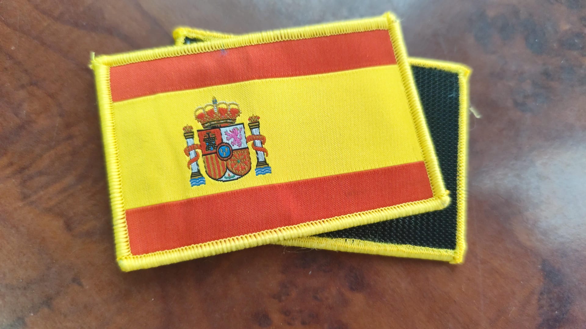 IA CHIP nfc +ETIQUETA CON BORDE BORDADO + VELCRO CON IA CHIP nfc -90 MM