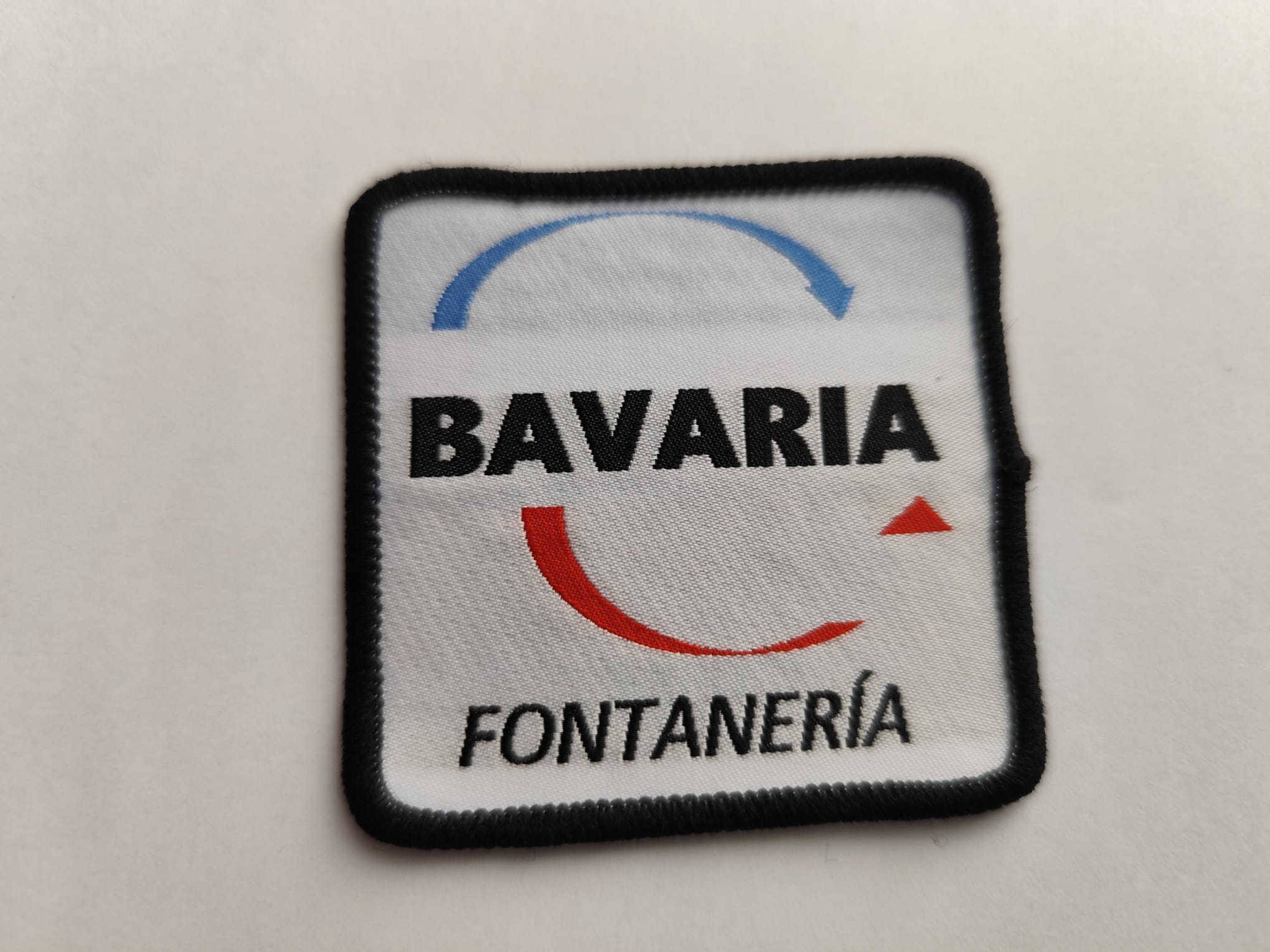 IA CHIP nfc + ETIQUETA TEJIDA CON BORDE + Termoadhesivo